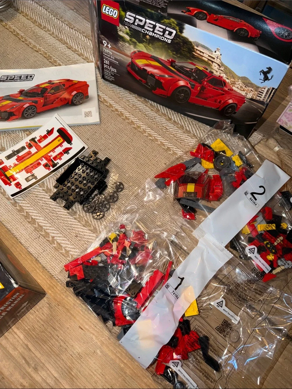 LEGO Speed Ferrari 812 76914 + Technic Monster Jam Monster Mutt Dalmatian 42150